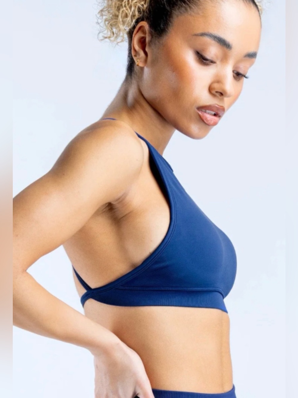 Like New! DFYNE Dynamic High Neck Sports Bra - Picture 6 of 6
